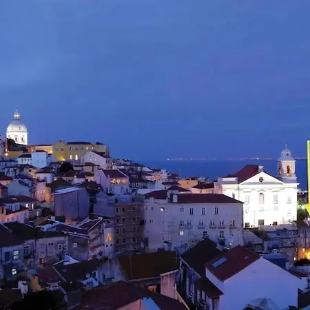 Alfama, The Heart Of Fado - Minutes From Tram 28 * Lissabon